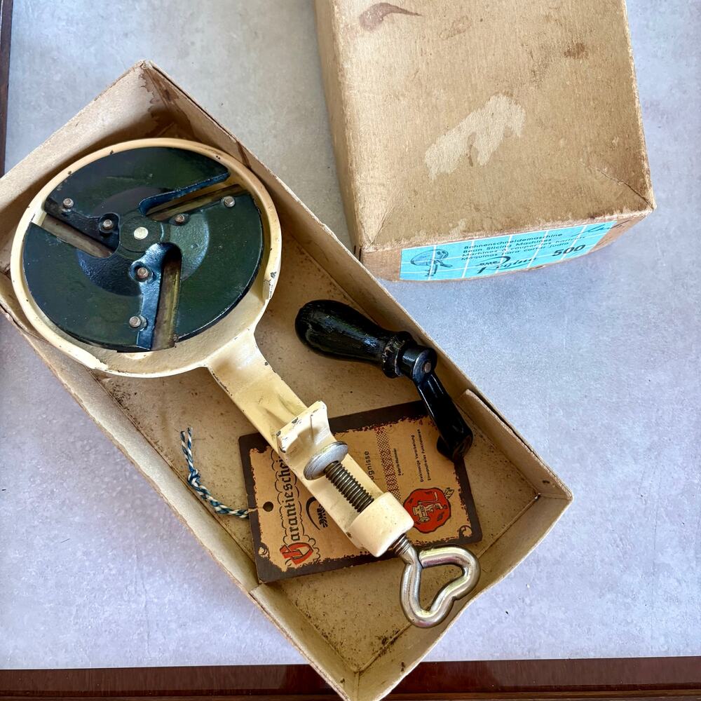 Vintage Regina Bean Slicer Cutter Clamp On Kitchen Tool w Box